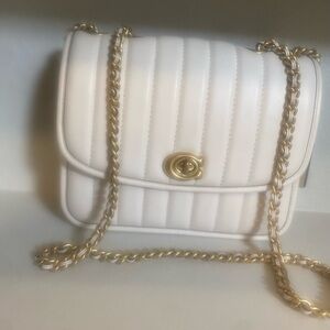 Like new coach hand bag